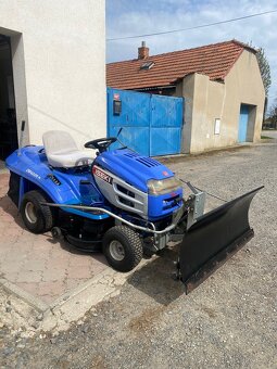 Zahradní traktor ISEKI CM 6220 H+rozmetadlo AKS 80+radlice - 2