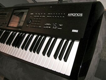 Korg Kronos 61 s příslušenstvím a OVP - 2
