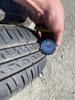 Pneu 165/70 R14 - 2