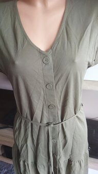 Krásné zelené šaty na knoflíky s páskem XL - 2