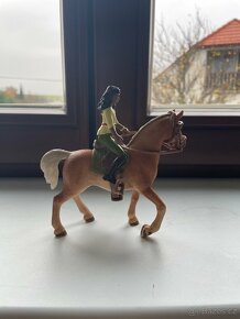 Schleich postavička, kůň a příslušenství 2 - 2
