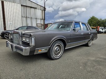 LUNCOLN TOWN CAR 5.0L ROK 1984 - 2