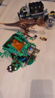 Lego Jurassic World 75929 - 2