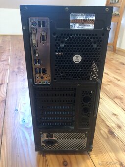 Počítačová sestava Barbone, Intel i7, monitor 27" - 2