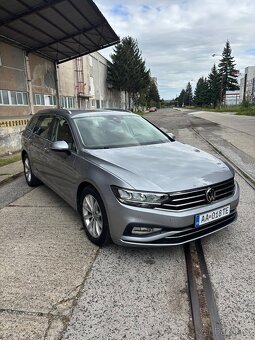 VW Passat Variant 2.0TDI 110kw DSG rok 2021 - 2