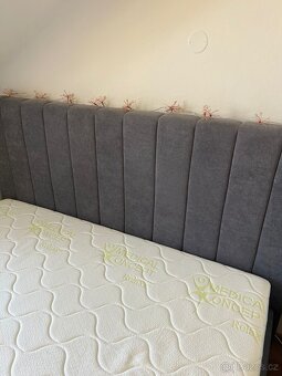 Postel + nová matrace v záruce 07/2025 - 2