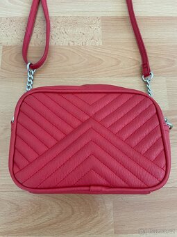 Červená crossbody kabelka - 2