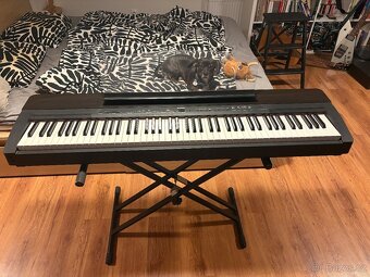 Yamaha P-140 Piano Keyboard - 2