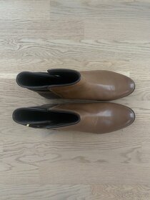 Podzimní kožené boty Lacoste, vel. 40 - 2