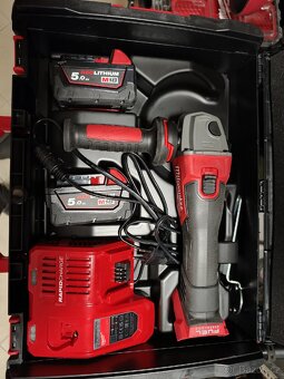 Milwaukee-Aku úhlová bruska sada - 2