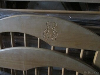 Dřevěná postýlka s mantinelem a kapsářem - 2