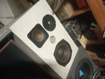 Tesla repro bedny (stavba) - 2