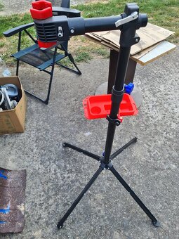 Montážní stojan - 2