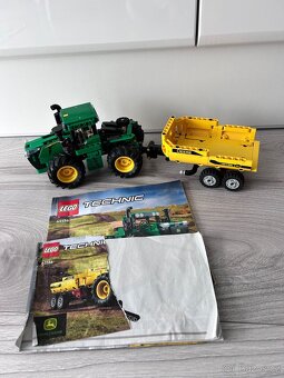 LEGO® Technic 42136 John Deere traktor s vlečkou - 2