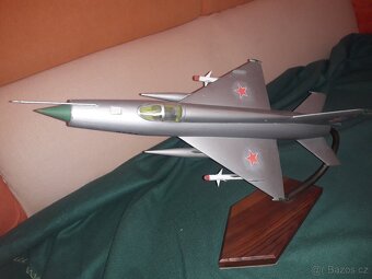 MiG 21- model - 2