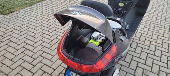 Piaggio Xevo 250ie - 2