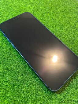 iPhone 12 64gb - hezky stav - 2