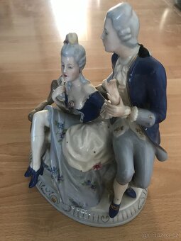 Porcelánové sousoší na lavičce - 2
