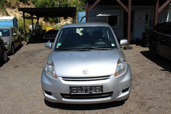 Daihatsu Sirion - 2