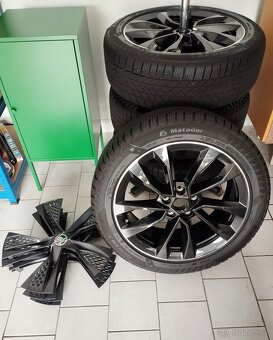 Škoda Karoq originál zimní sada kol 18 Procyon v top stavu - 2