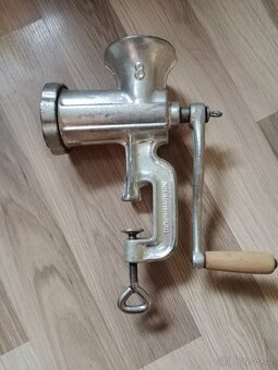 Mlýnek na maso - 2