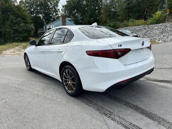 Alfa Romeo Giulia (2020) - 2