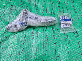 sada sportovních nerez pedálů Hyundai Kona s automatickou př - 2