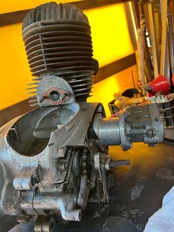 Motor Jawa 250 353 - 2