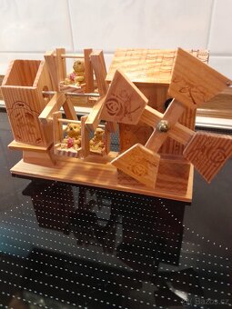 Dřevěný hrací strojek - 2