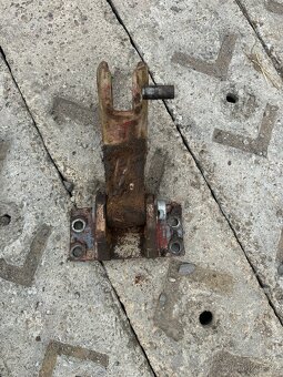 Prodám třetí bod na zetor - 2