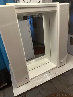 Skříňka do koupelny - 2