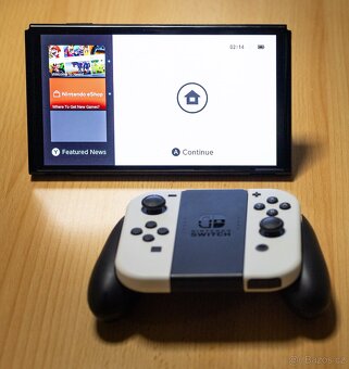 Herní konzole Nintendo Switch OLED + příslušenství - 2