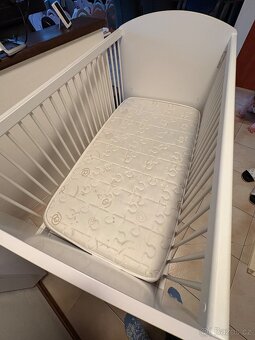 Zánovní krásná dětská postýlka 70x130 cm - 2