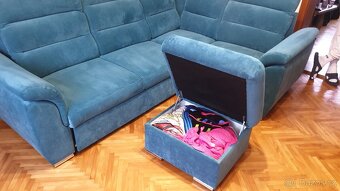 Prodám rohovou sedací soupravu rozkládací+ taburet zdarma - 2