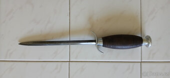 Stará čtyřhraná dýka - 2