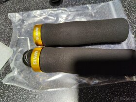 Originální gripy kaabo mantis - 2