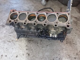 BMW E30 blok motoru 2.5 tds - 2