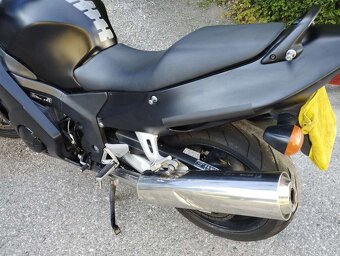 Honda CBR 1100 Blackbird - 2