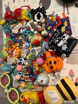 Velký mix hraček - 2