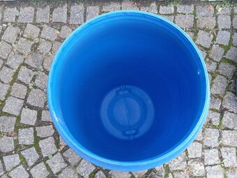 Prodám sud modrý 120 l s víkem - 2