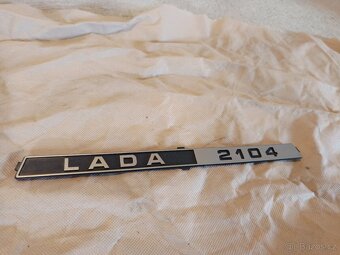 Nápis Lada 2104 na kufr - 2