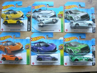 AUTÍČKA HOT WHEELS - 2