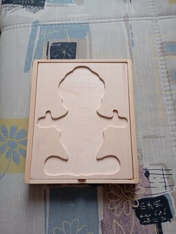 Dřevěné puzzle šatní skříň klaun - 2