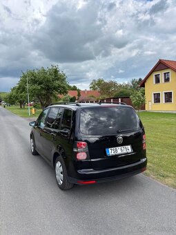 Volkswagen Touran 1.9Tdi 77kW 2010 7míst - 2