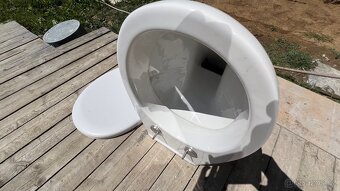 WC zachos s prkynkem - 2