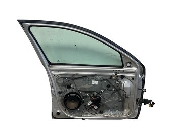 Levé přední dveře stříbrná LF7T Škoda Octavia 2 r.v. 2008 - 2