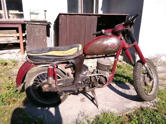 ČZ 125 de luxe - 2