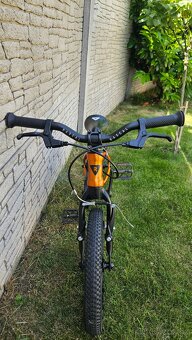 Rascal 14 oranžové + vodící tyč - 2