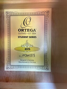 Akustická kytara Ortega - 2