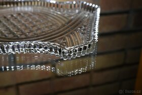 Skleněný tác z řezaného skla - 2